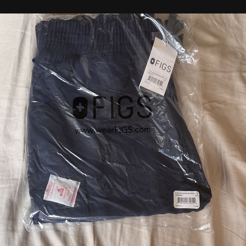 Figs Women’s high waisted Yola skinny scrub pants size small petite